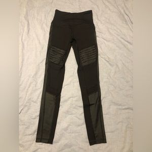 Knockout Leggings by Victoria’s Secret Sport